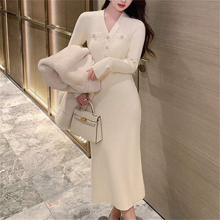 Elegant maxi dress for women with V-neck and button details Lune London