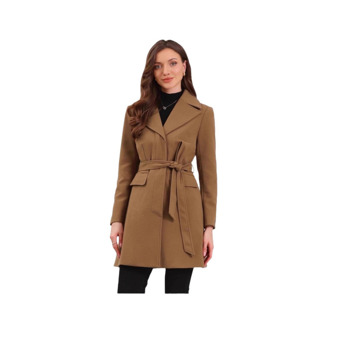 Veste de transition élégante pour femmes avec col moderne et fermeture à boutons Chic & Stil
