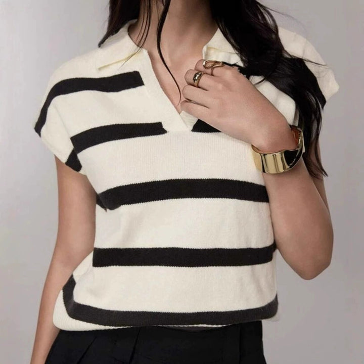Pull en tricot pour femmes avec un élégant décolleté en V et un motif rayé moderne Lune London