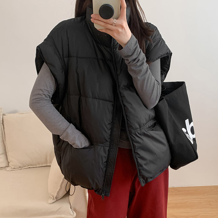 Short quilted jacket for women with a modern cut and practical pockets Lune London