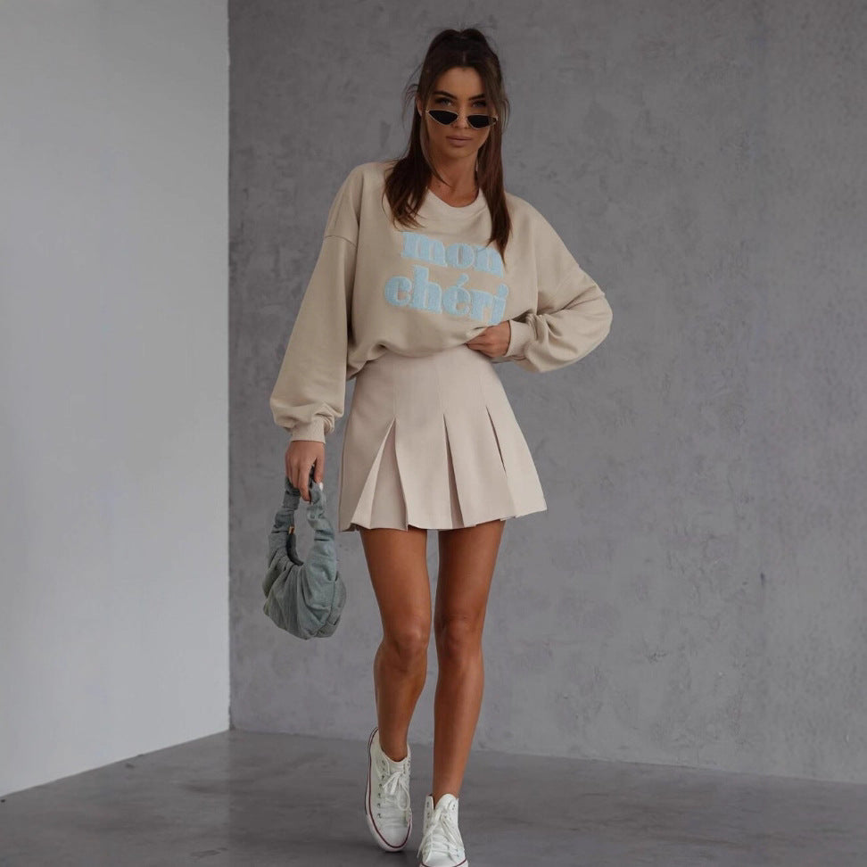 Casual sweatshirt for women with eye-catching print and modern cut Lune London
