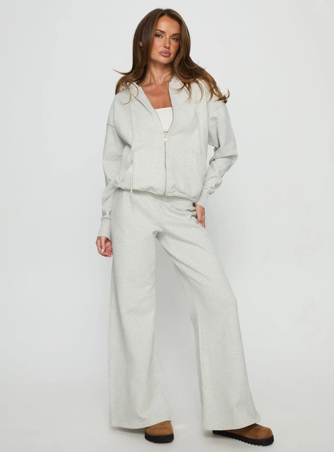 Women's fashionable lounge set with a relaxed fit and innovative design Chic & Stil