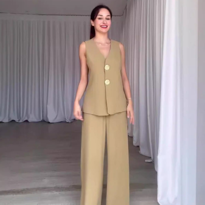 Ladies elegant set consisting of a sleeveless top and palazzo pants Lune London
