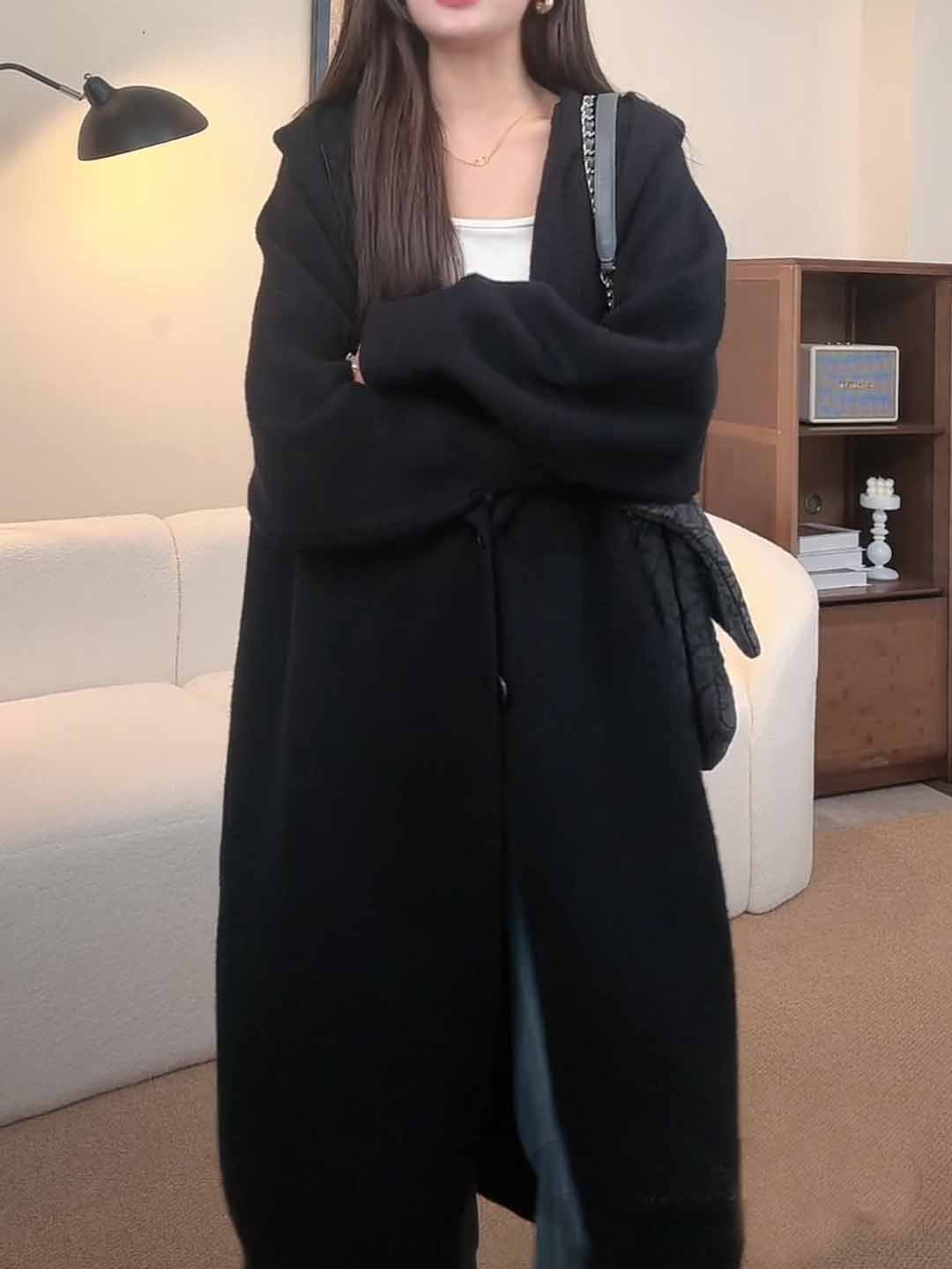 Manteau long en tricot pour femmes avec capuche décontractée et manches larges drapées