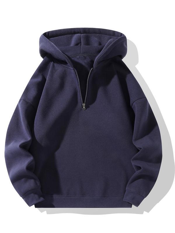 Fashion hoodie for women with a short zipper and comfortable ribbed edges Lune London