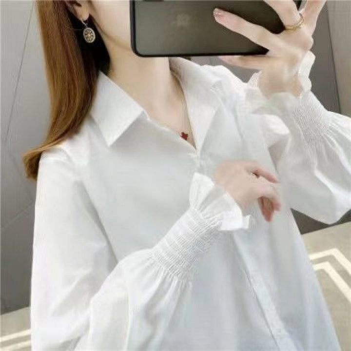 Cardigan pour femmes en tricot épais avec des boutons décoratifs et un motif à rayures sportives Chic & Stil