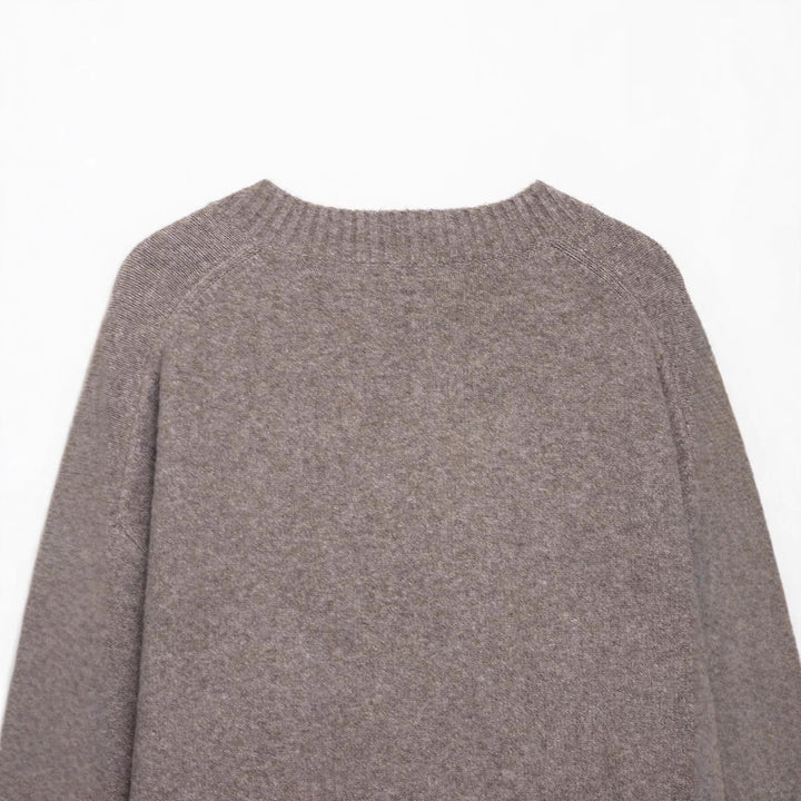 Sweater women with V-neck and fine knit Lune London