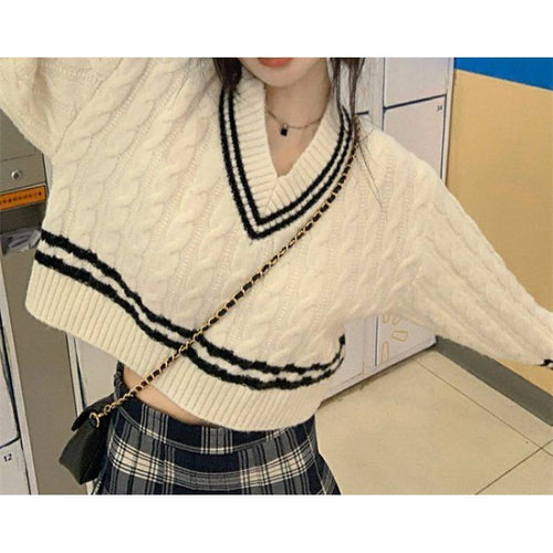 Lune London Women's V-neck Knit Sweater with Textured Pattern