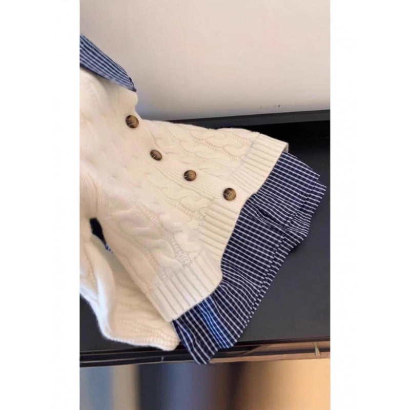 Cardigan pour femmes avec col en tissu à carreaux et détails de boutons Chic & Stil