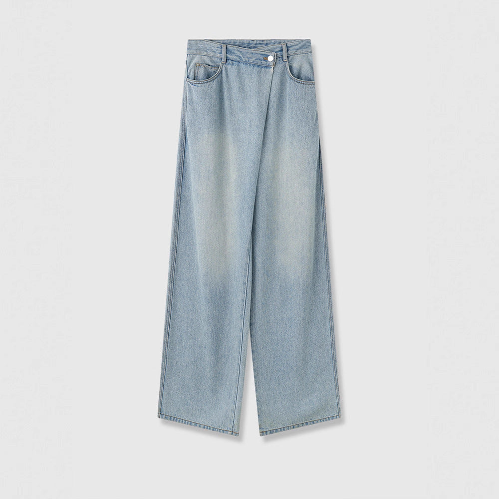 Wide jeans for women in a relaxed vintage style with a high waist and frayed hems Lune London