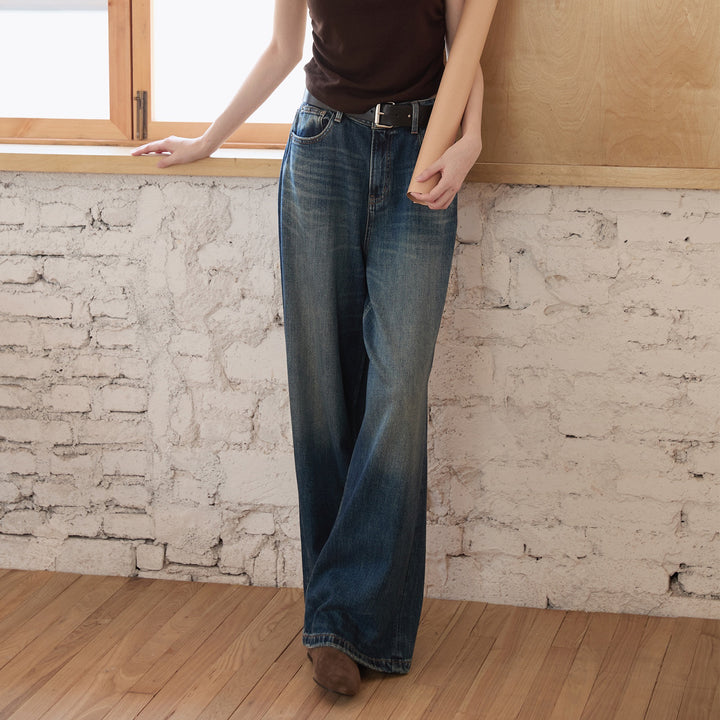 High-waisted casual denim jeans for women wide fit Lune London