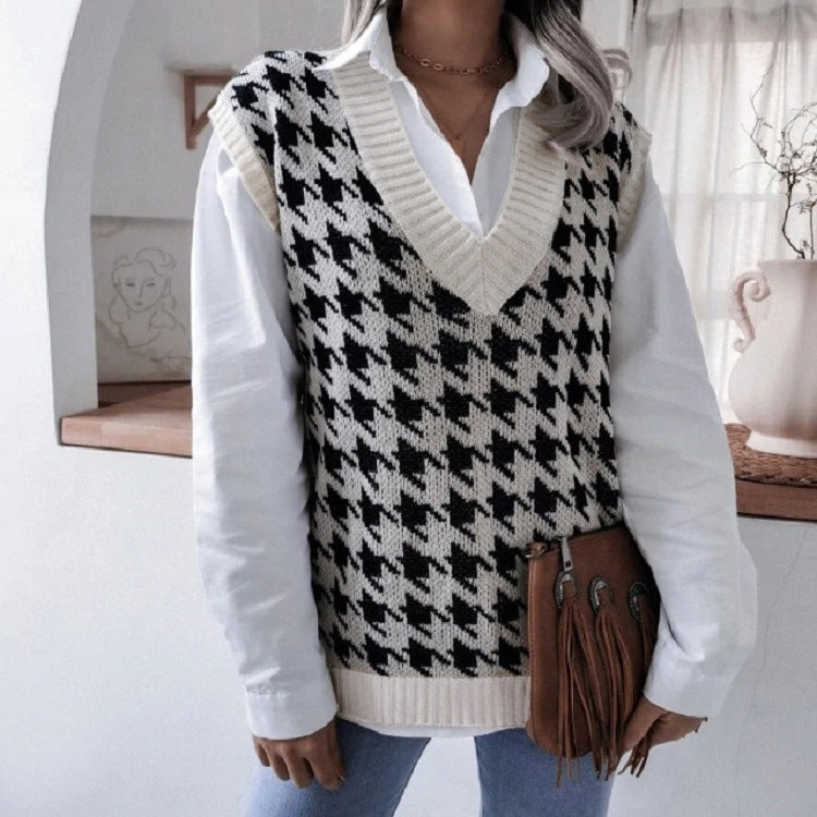 Lune London Women's Knit Vest with a Modern Herringbone Pattern
