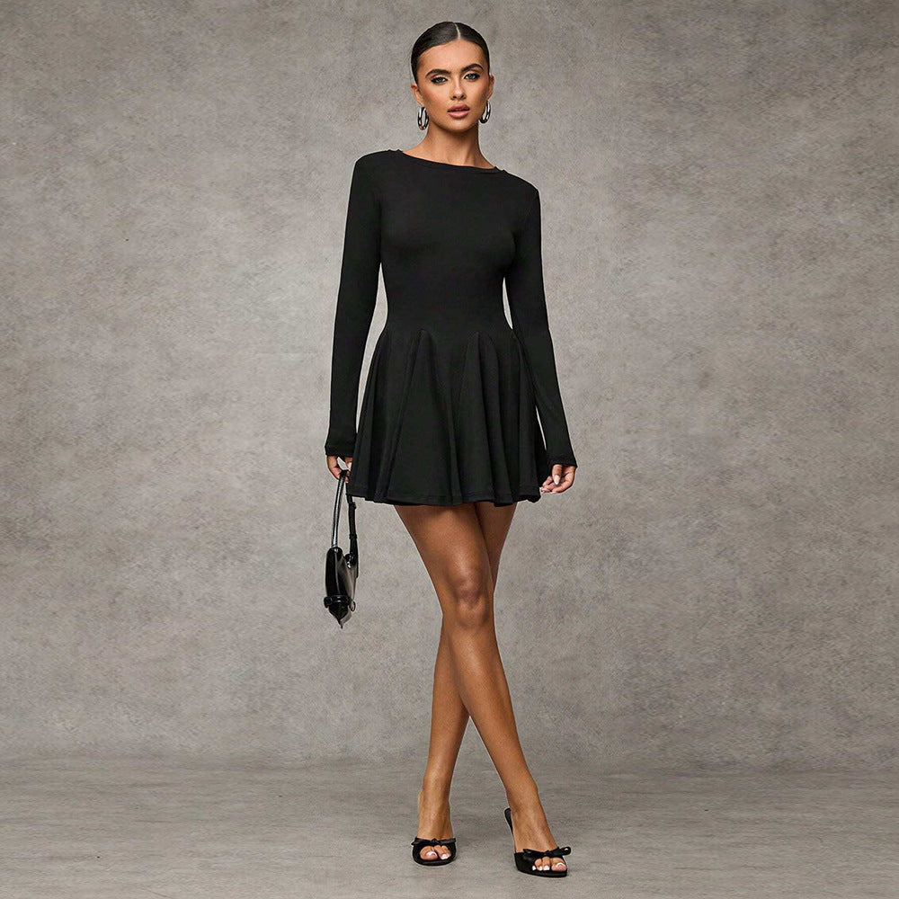 Robe mini femme avec des manches bouffantes élégantes et une jupe évasée Chic & Stil
