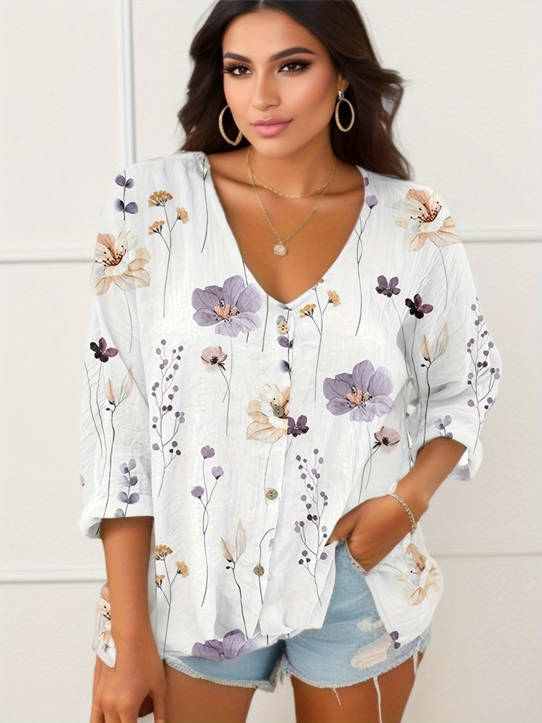Casual blouse for women with floral print and button closure Lune London
