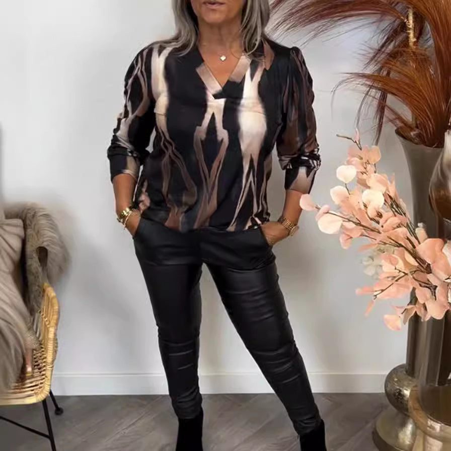 Top à la mode pour femmes avec décolleté en V et motifs uniques Chic & Stil