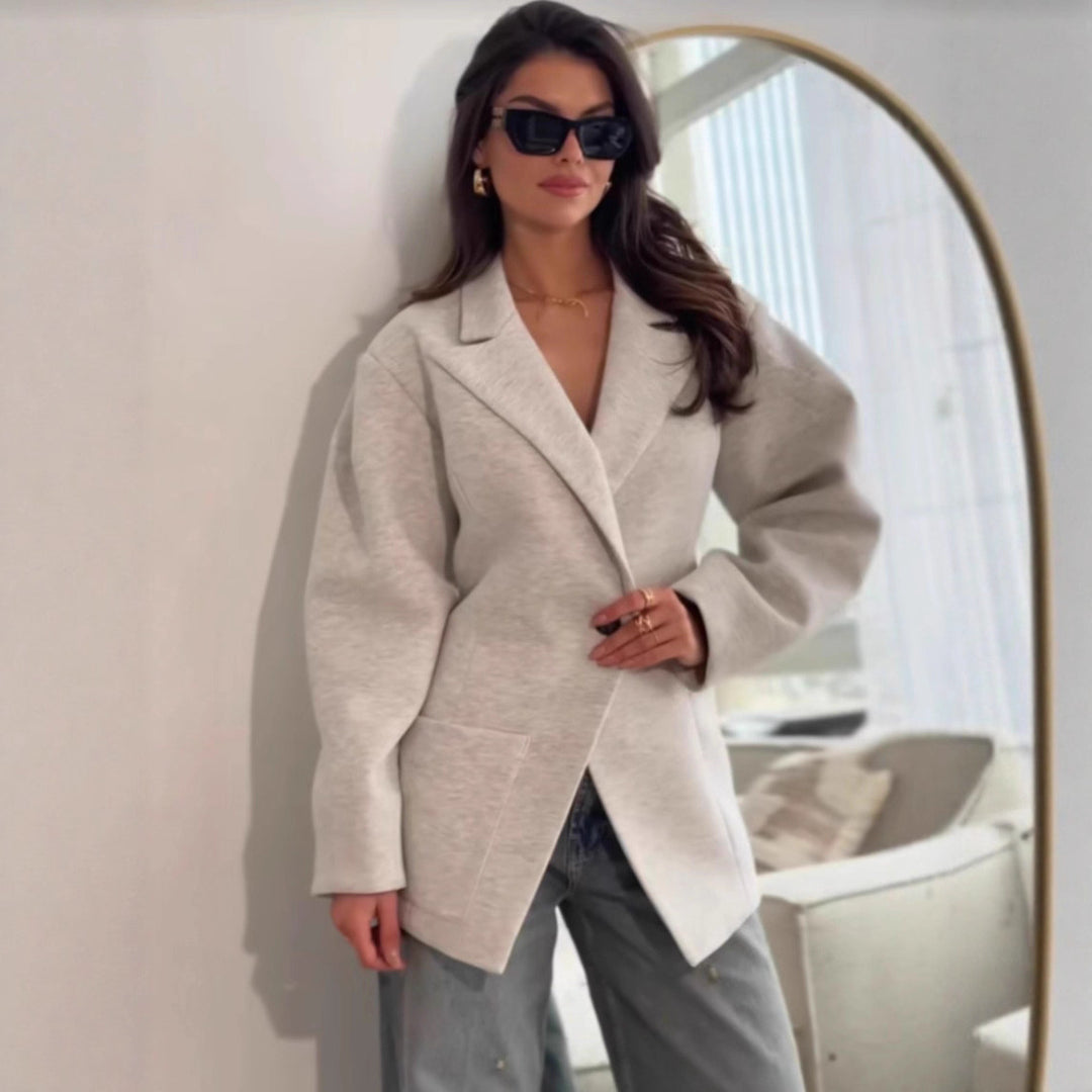 Oversized blazer jacket for women with an elegant cut and voluminous sleeves Lune London
