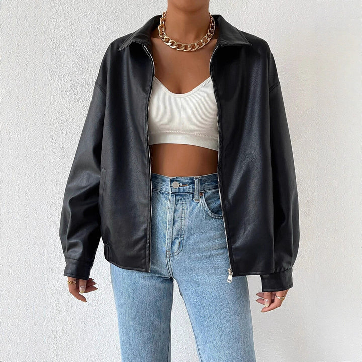 Casual faux leather jacket for women with a modern cut and a zipper Lune London