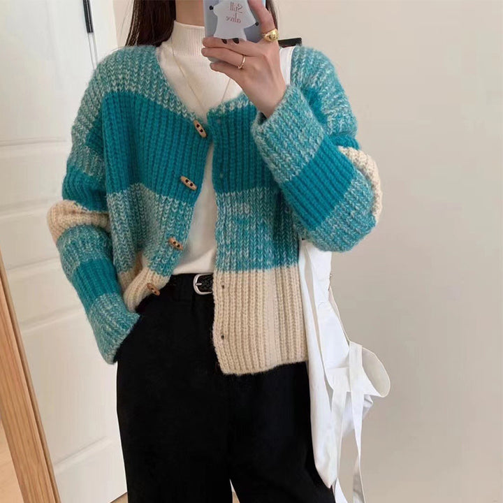 Knitted jacket for ladies with elastic rib design and wooden buttons Lune London