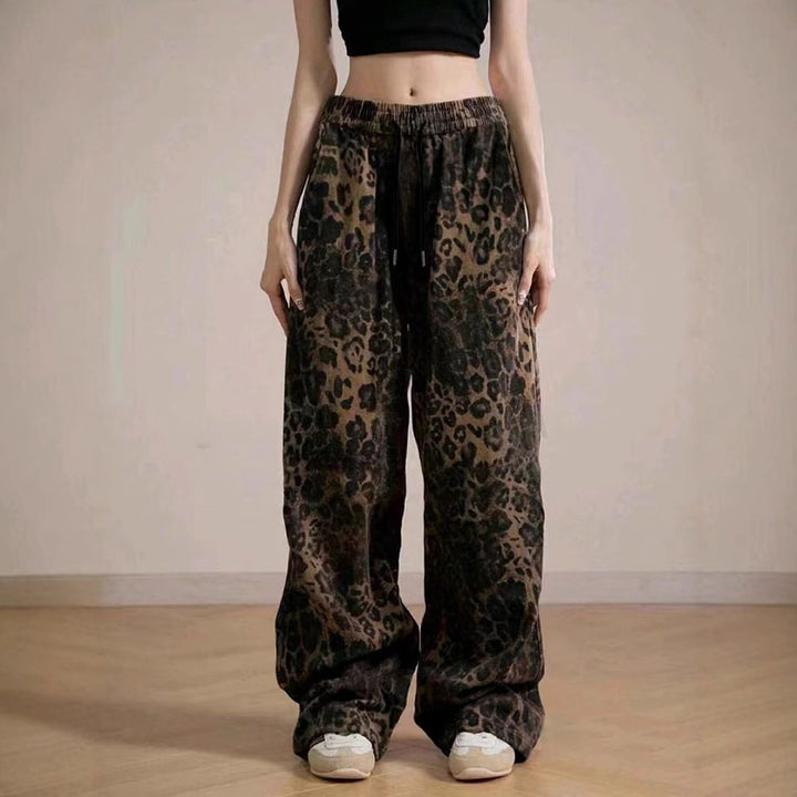 Casual palazzo pants for women with trendy leopard print and high waist Lune London
