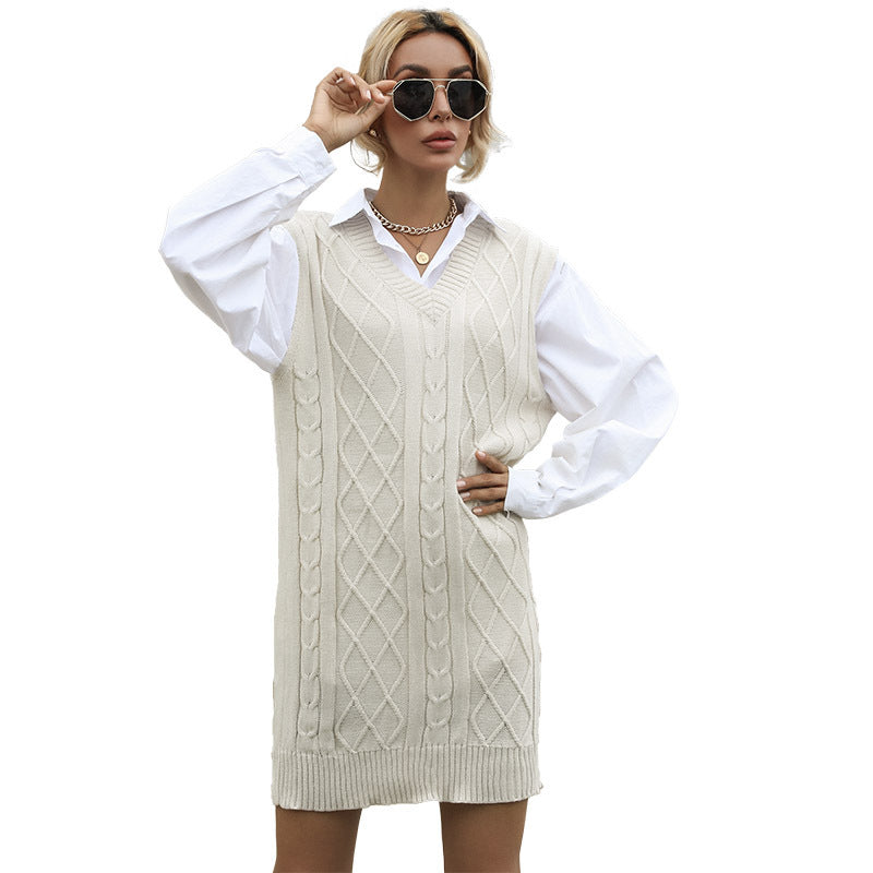 Knit dress for women with V-neck and twisted wool pattern Lune London