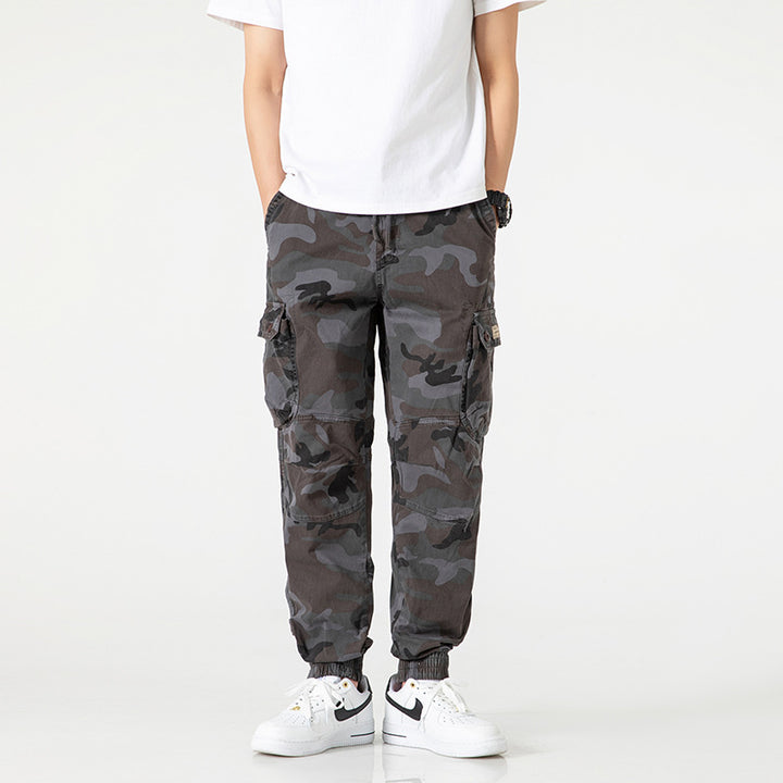 Men's cargo pants with functional pockets and a relaxed fit Lune London