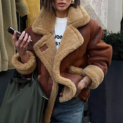 Casual and trendy teddy jacket for women with a large collar and soft interior Lune London