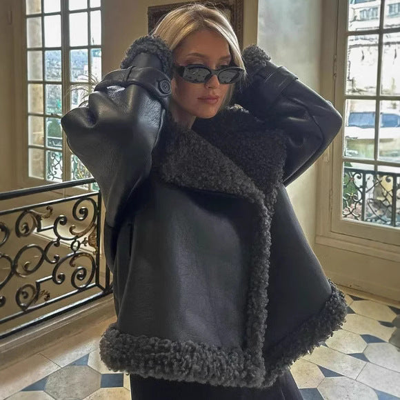 Faux fur jacket for women with stylish details and an oversized fit Lune London