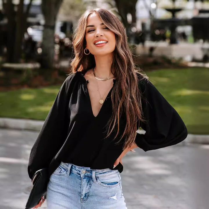 Women’s blouse with V-neck and wide sleeves Chic and Style