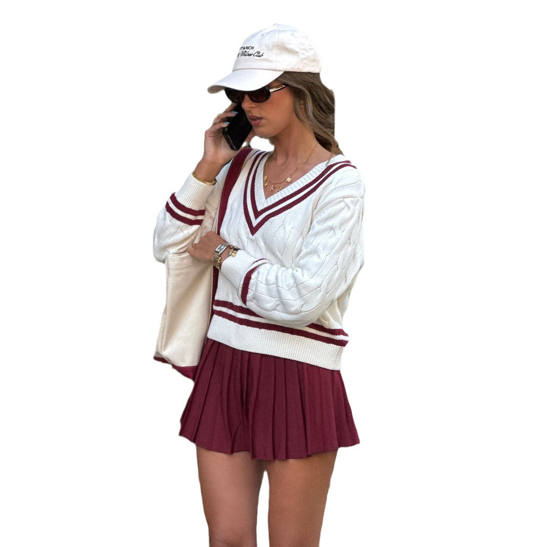 Casual knit sweater for women with V-neck in high-quality cotton Lune London
