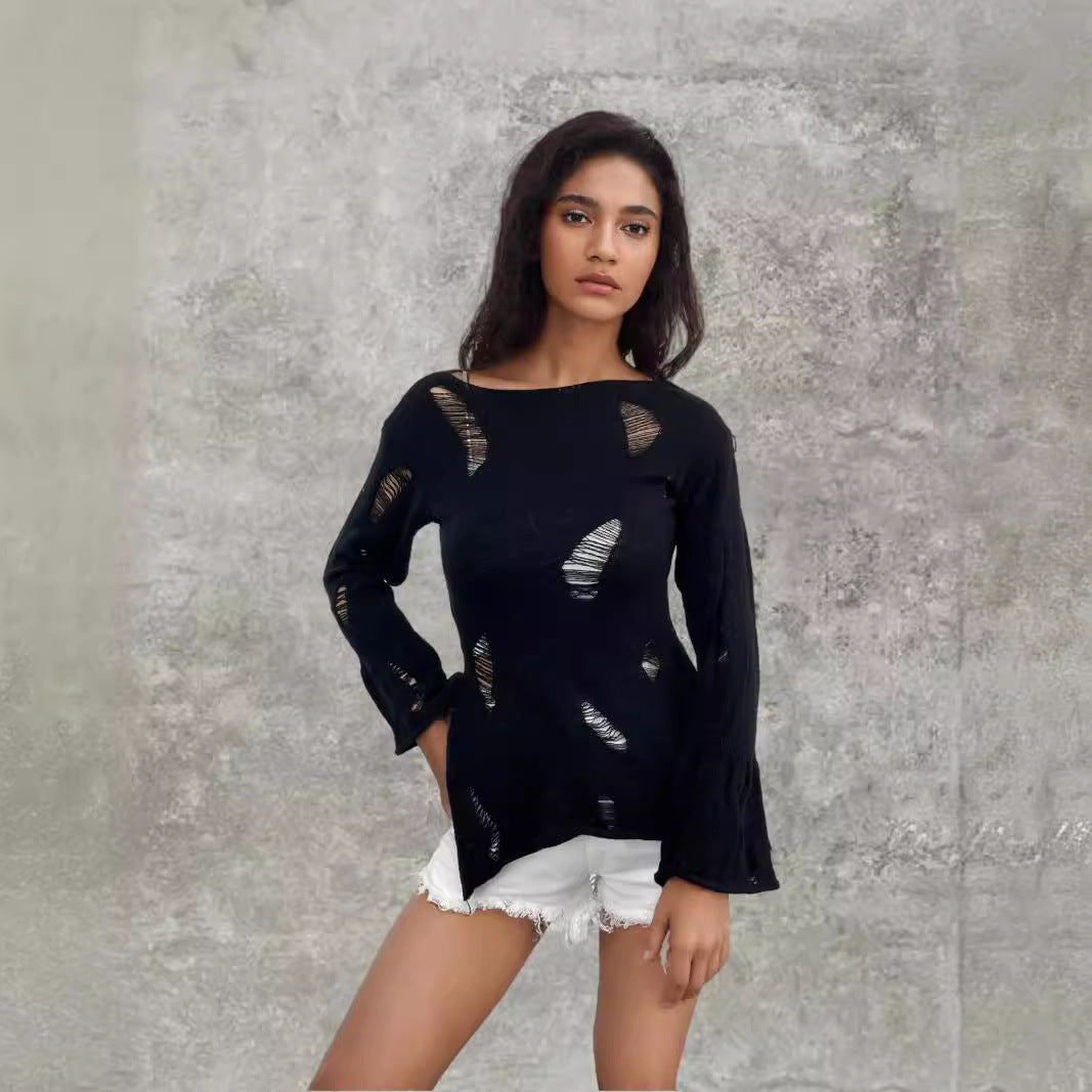 Casual knit sweater for women with trendy cuts and loose fit Lune London