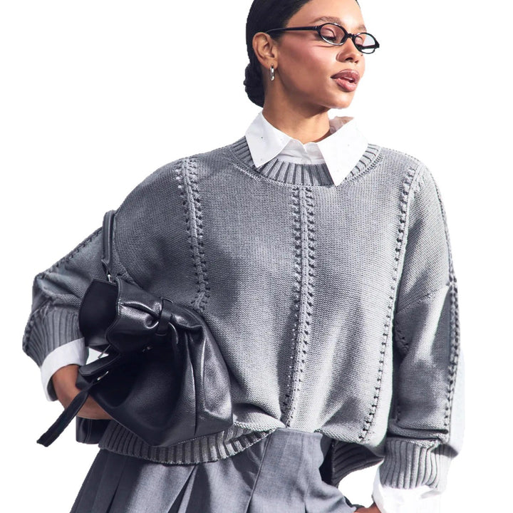 Casual knitted sweater for women with a textured design and raglan shoulders Lune London