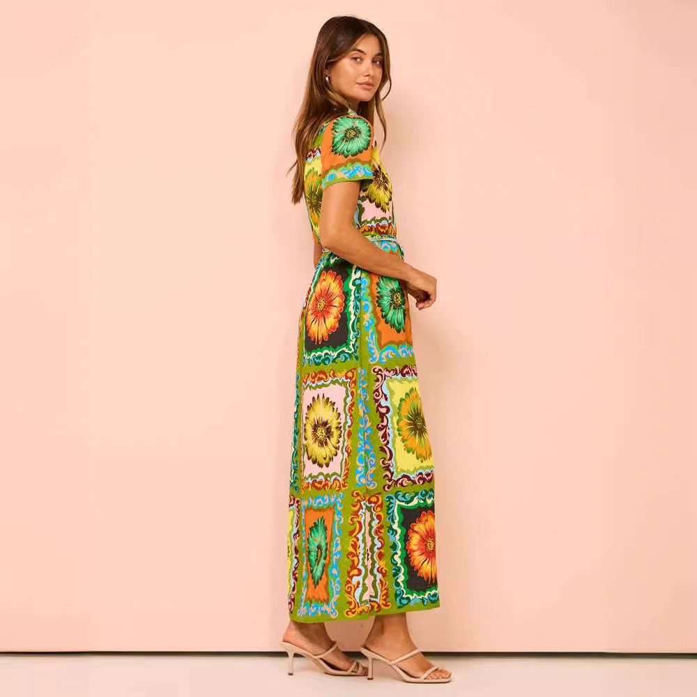 Chic & Stil Women's Maxi Dress in Floral Patchwork with Concealed Button Closure and Waist Belt