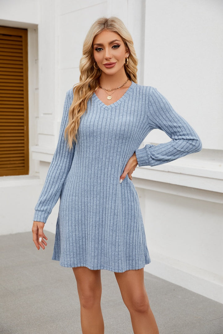 Fitted knit dress for women with V-neck and fine ribbed finish Lune London