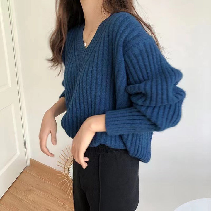 Viscose sweater for women with V-neck and ribbed design Lune London