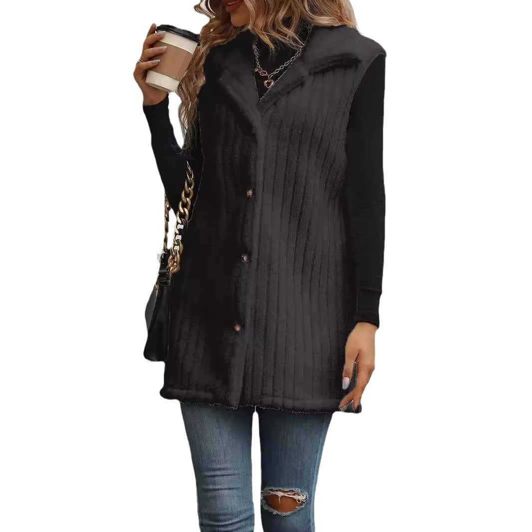 Knitted vest for women with a velvety surface and modern button details Lune London