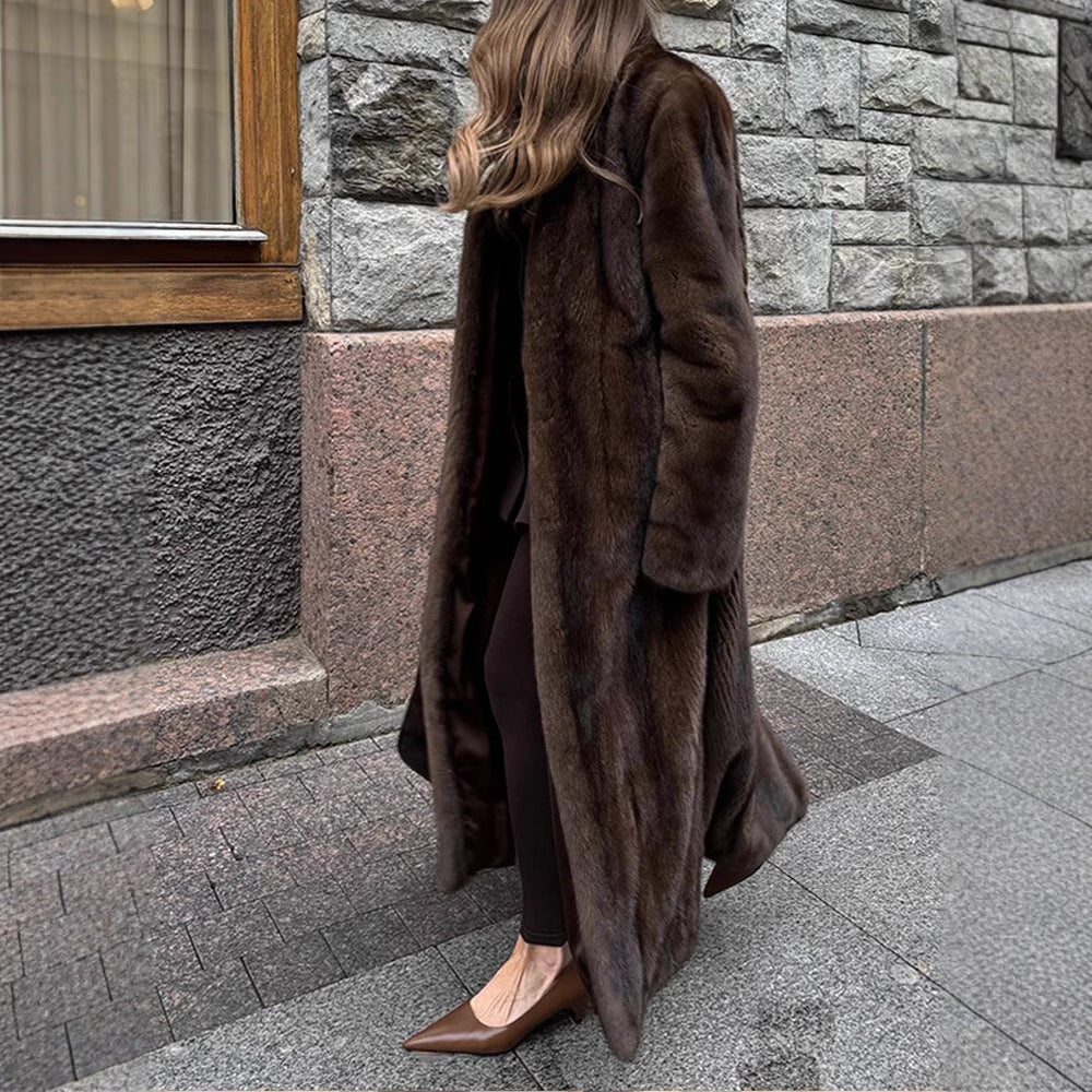 Ladies elegant and fluffy long faux fur coat Lune London