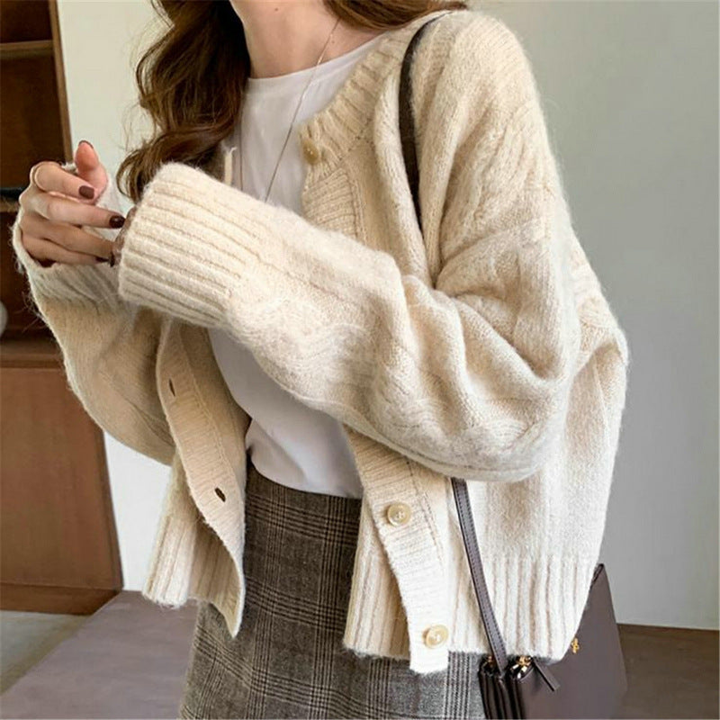 Cardigan en tricot confortable pour femme avec texture fine et détails de boutons Chic & Stil