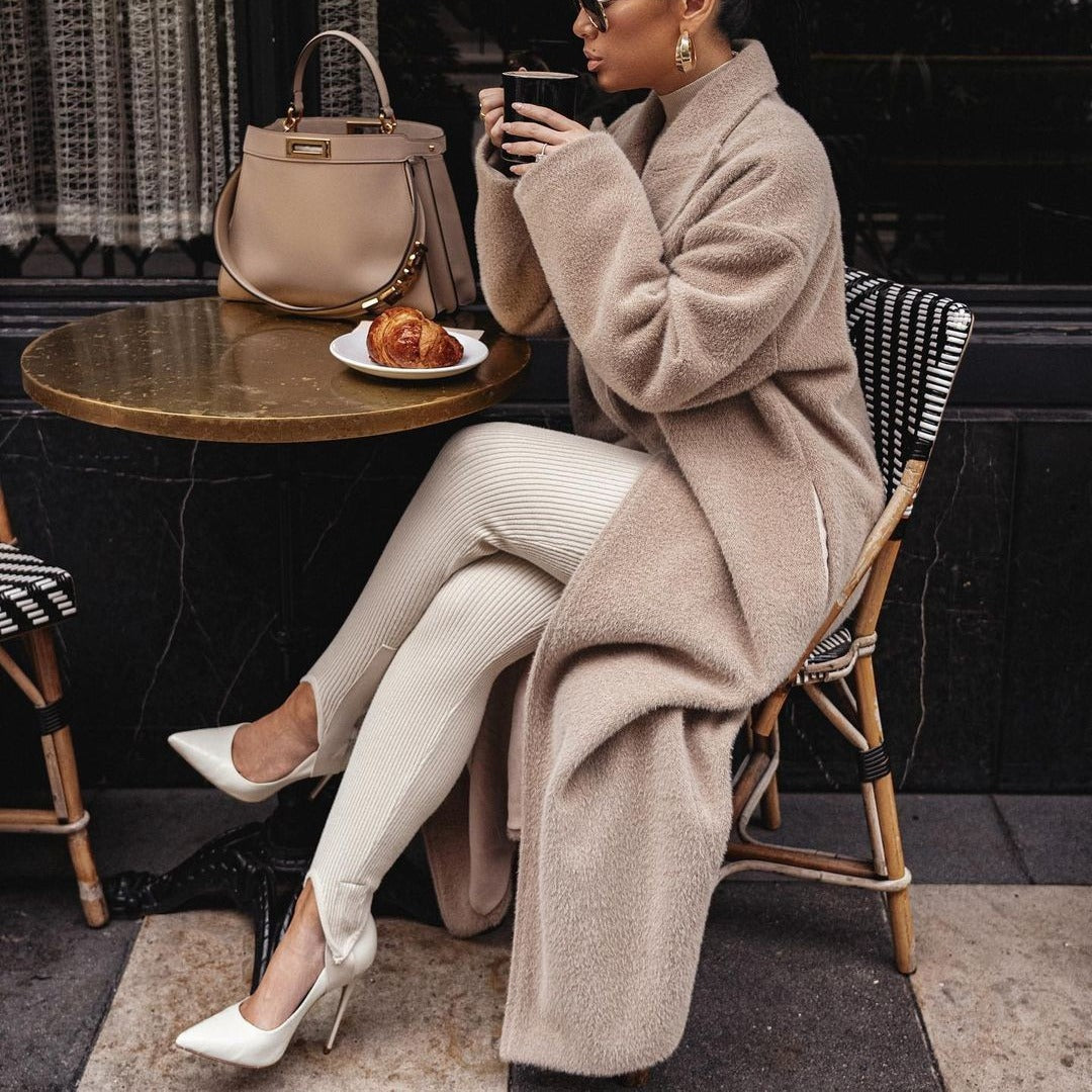 Elegant and warm wool coat for women with modern cut Lune London