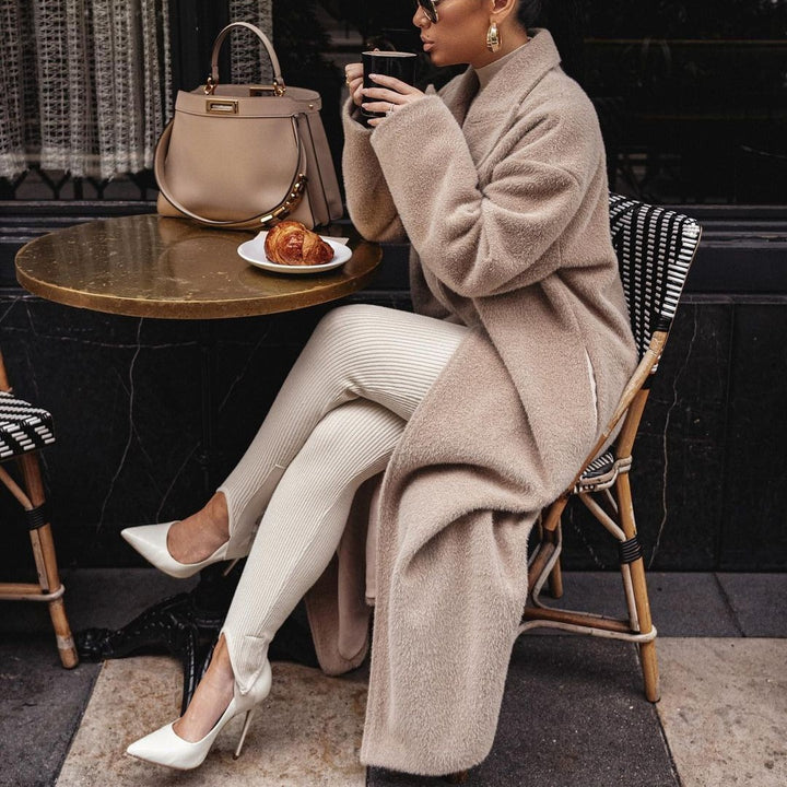 Elegant and warm wool coat for women with modern cut Lune London