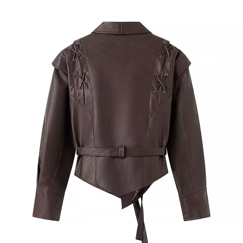 Veste blazer en faux cuir pour femmes avec détail de ceinture décoratif et col généreux Chic & Stil
