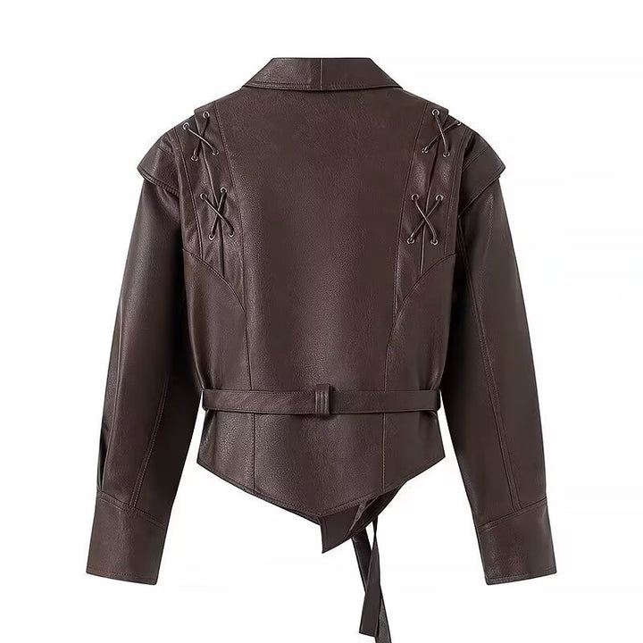 Veste blazer en faux cuir pour femmes avec détail de ceinture décoratif et col généreux Chic & Stil