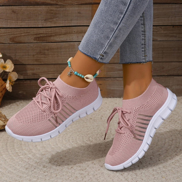 Women's sports shoes with breathable knit upper Lune London