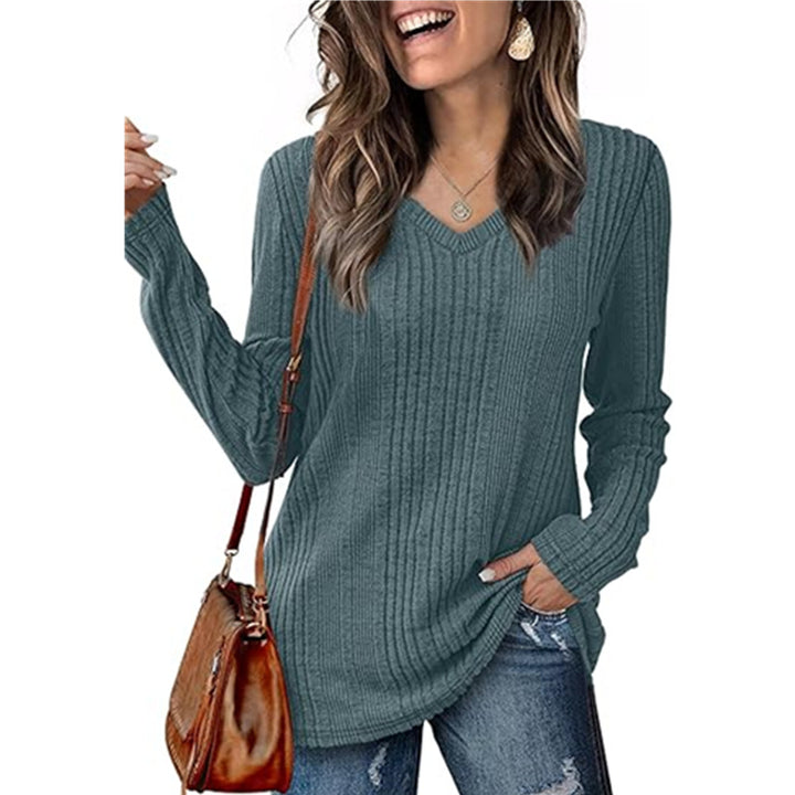 Fashionable women's V-neck sweater with ribbed structure Lune London