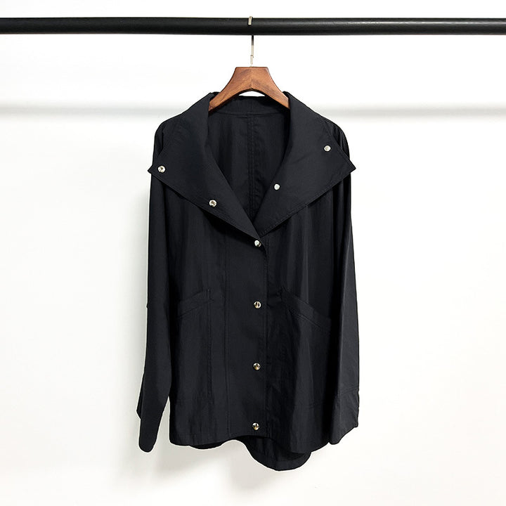 Elegant transition jacket for women with wide lapels and practical pockets Lune London