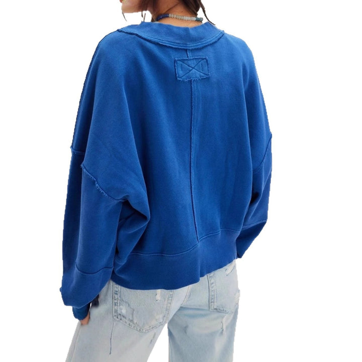 Casual sweatshirt for women with a sleek cut and dropped shoulders Lune London