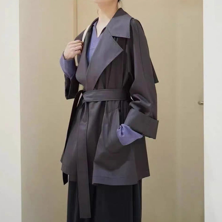 Oversized women's trench coat with double elegant closure and side pockets Lune London
