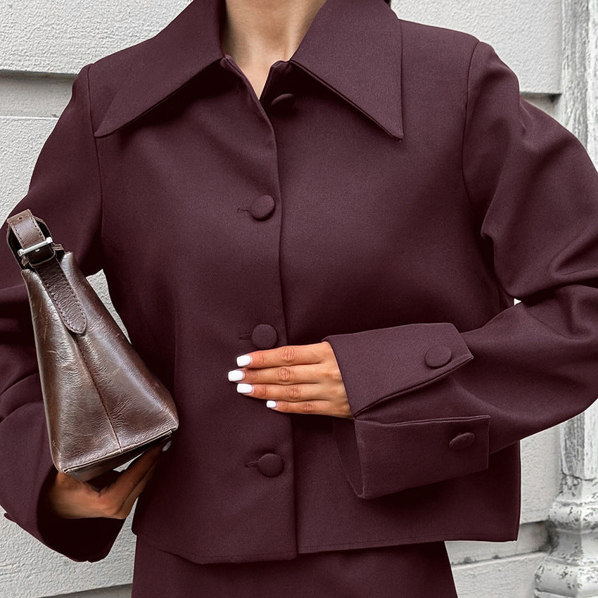 Short elegant jacket for women with a loose fit and chic stylish details