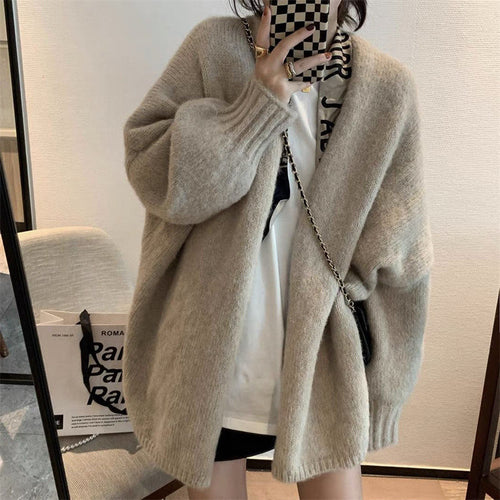 Ladies oversized and soft knit cardigan with open front Lune London