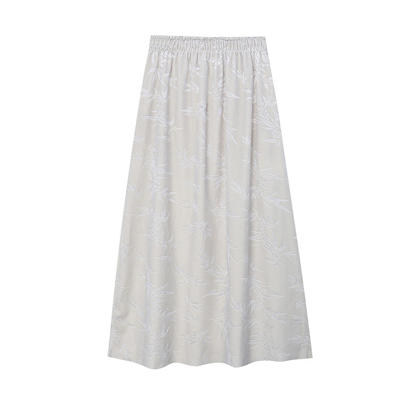 Women's Elegant Midi Skirt made of velvety material with floral design Chic & Stil