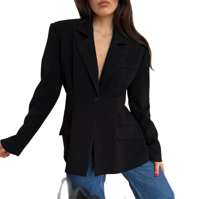 Elegant blazer jacket for women with a fitted cut and modern details Lune London